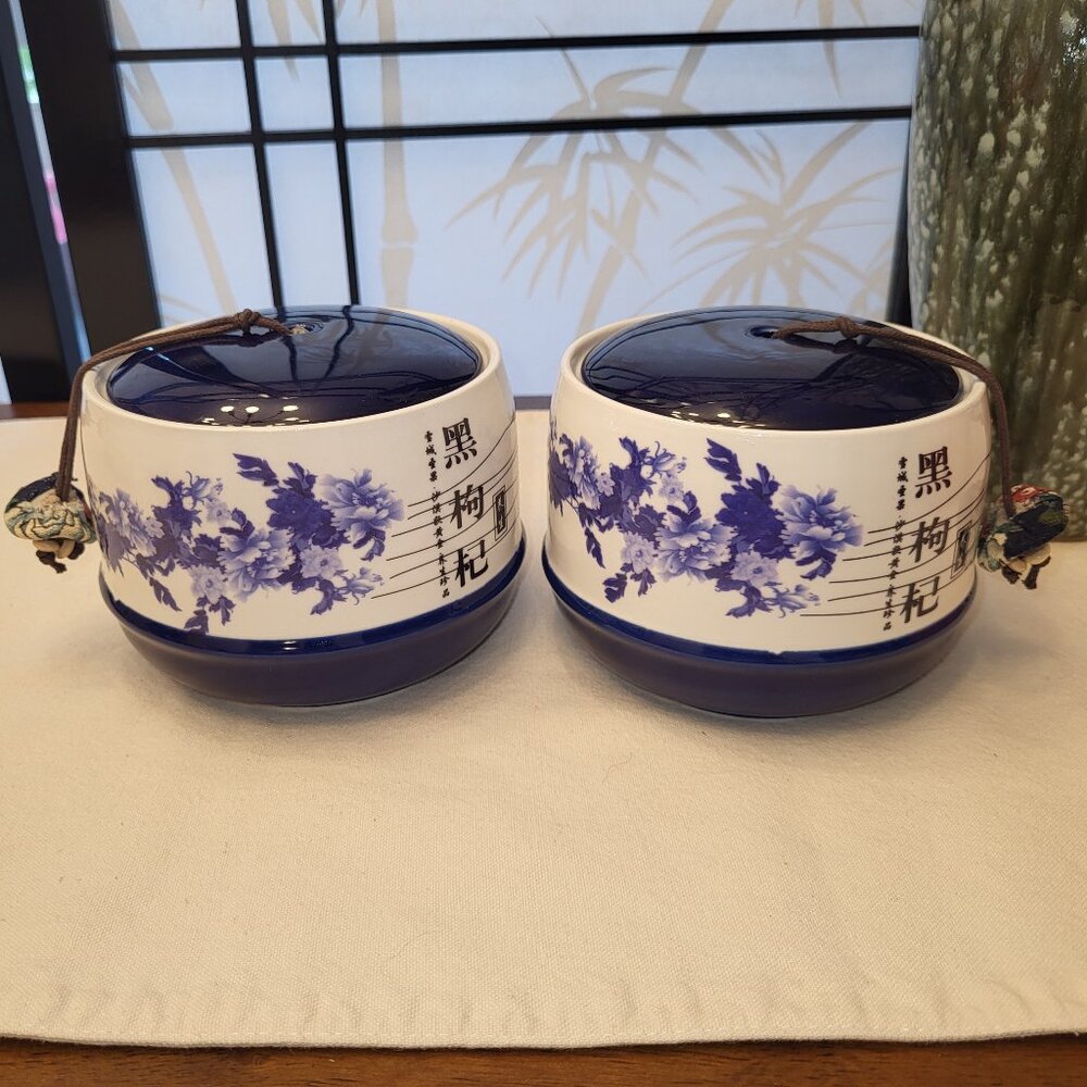 Set of 2 Asian Porcelain Tea Caddys Goji Berry Storage Pots w/ Tassels